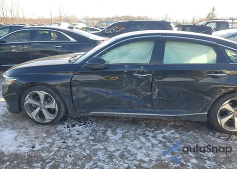 2018 Honda Accord Touring z USA, uszkodzony, nr VIN 1HGCV1F94JA026284